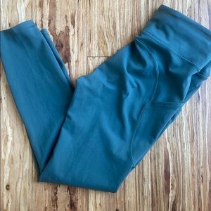 Lululemon Invigorate sz 8